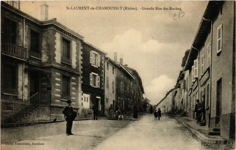 Carte postale ancienne Saint-Laurent-de-Chamousset - Grande Rue des Roches à Saint-Laurent-de-Chamousset