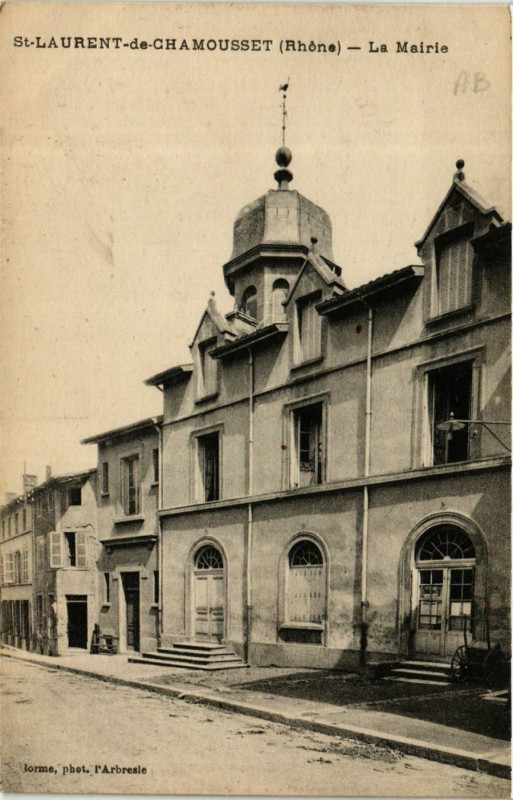 Carte postale ancienne Saint-Laurent-de-Chamousset - La Mairie à Saint-Laurent-de-Chamousset