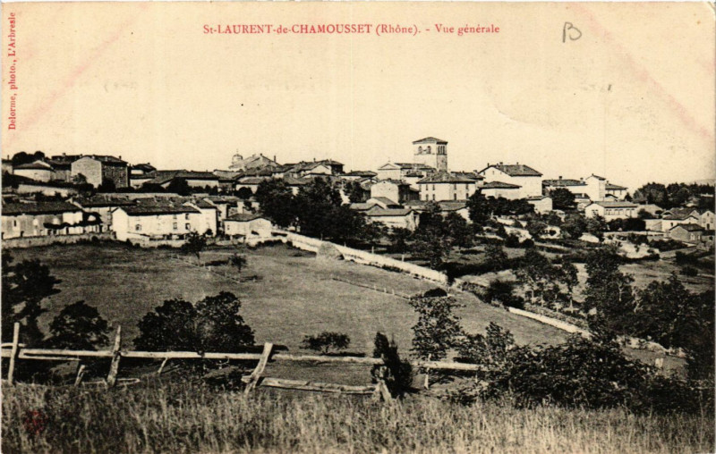Carte postale ancienne Saint-Laurent-de-Chamousset - Vue générale à Saint-Laurent-de-Chamousset