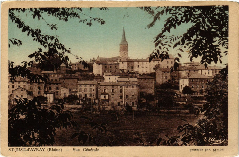 Carte postale ancienne Saint-Just-d'Avray - Vue générale à Saint-Just-d'Avray