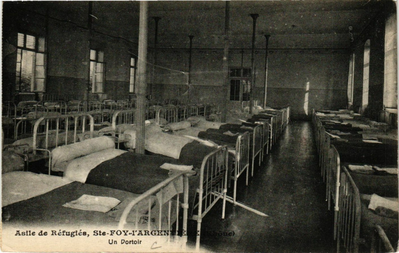 Carte postale ancienne Sainte-Foy-l'Argentiere - Asile de Refugies à Sainte-Foy-l'Argentière