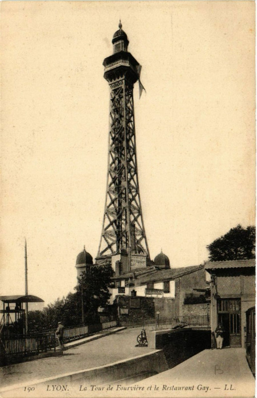 Carte postale ancienne Lyon - La Tour de Fourviere et le Restaurant Gay à Lyon