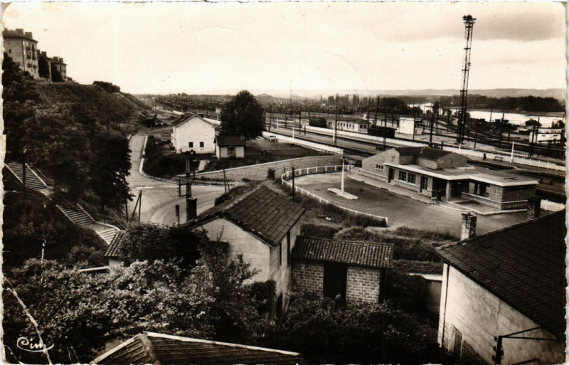 Carte postale ancienne Saint-Germain-au-Mont-d'Or - Gare de Saint-Germain au Mt D'Or à Saint-Germain-au-Mont-d'Or