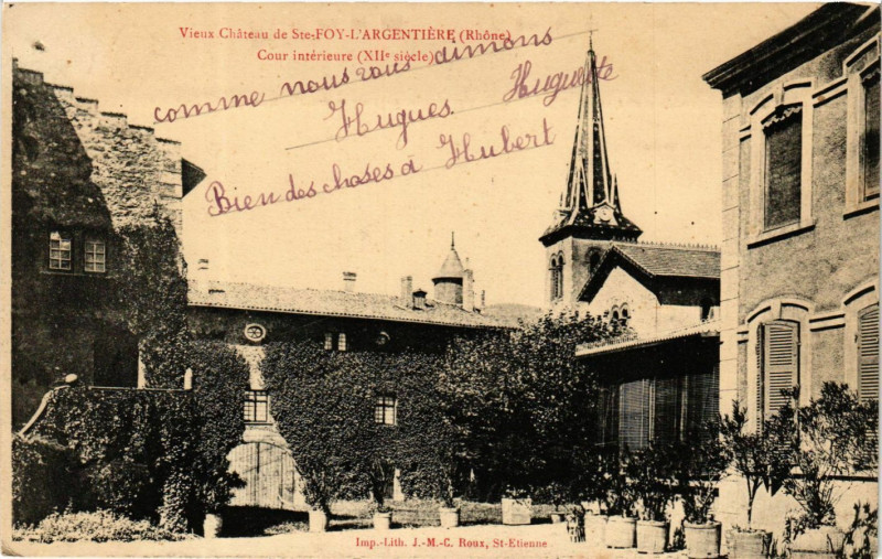 Carte postale ancienne Vieux Chateau de Sainte-Foy-l'Argentiere - Cour Intérieure à Sainte-Foy-l'Argentière