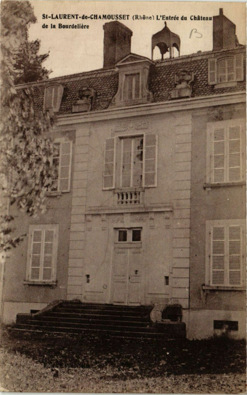 Carte postale ancienne Saint-Laurent-de-Chamousset L'Entrée du Chateau de la Bourdeliere à Saint-Laurent-de-Chamousset