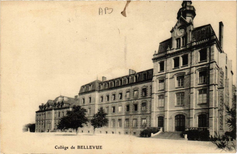 Carte postale ancienne College de Bellevue