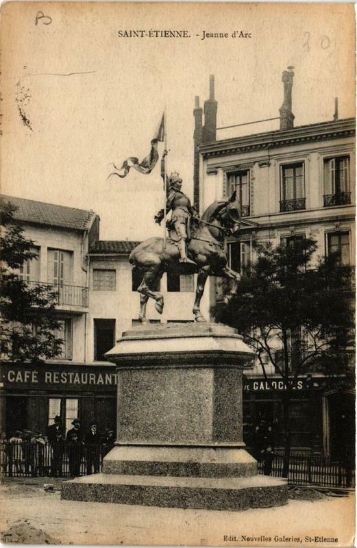 Carte postale ancienne Saint-Etienne Statue de Jeanne d'Arc à Saint-Étienne
