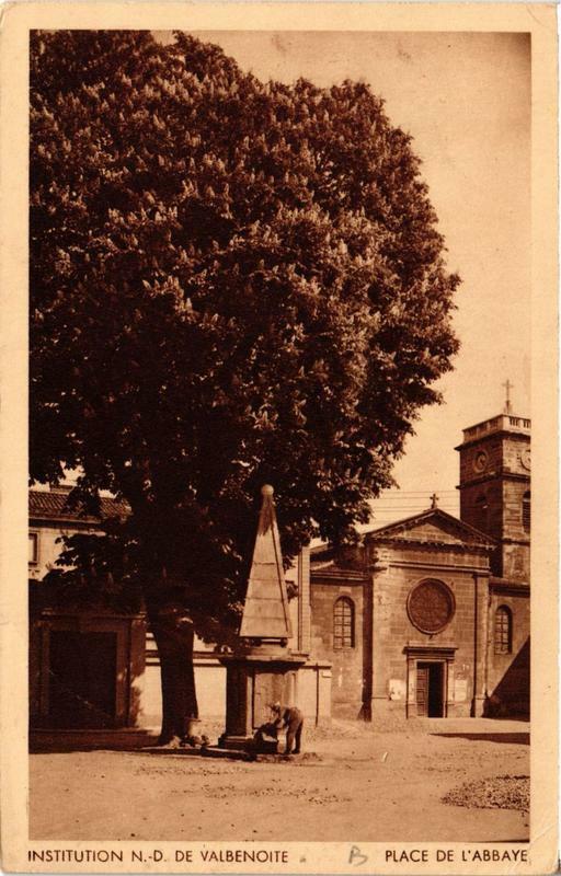 Carte postale ancienne Institution N.-D. De Valbenoite Place de l'Abbaye