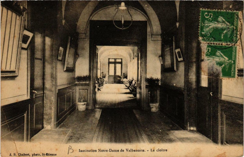 Carte postale ancienne Institution N.-D. De Valbenoite Le Cloitre