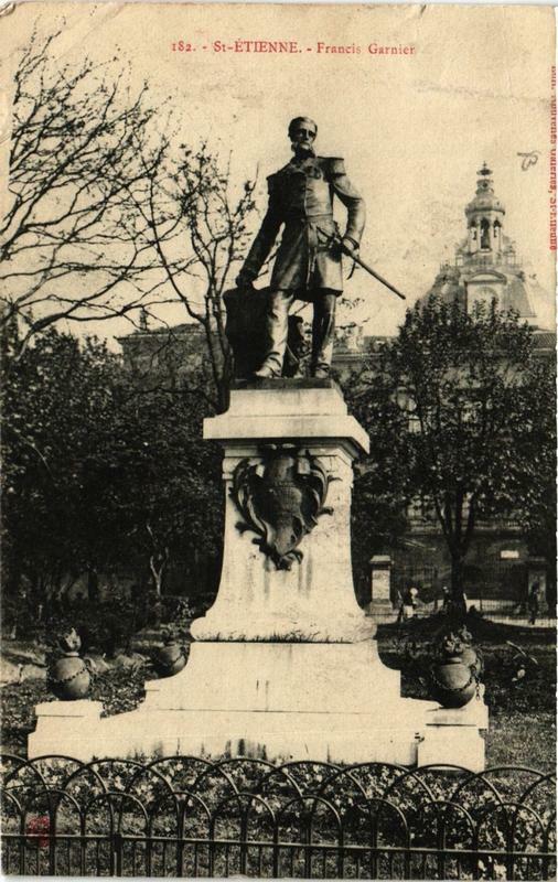 Carte postale ancienne Saint-Etienne Monument Francis Garnier à Saint-Étienne