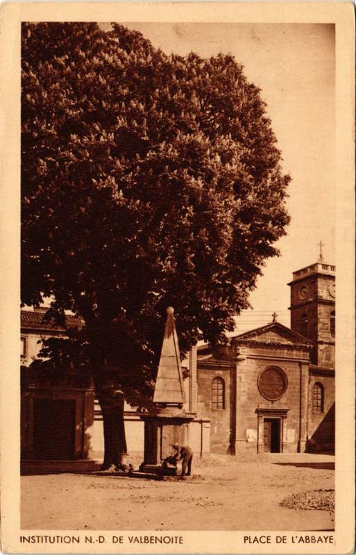Carte postale ancienne Institution N.-D. De Valbenoite Place de l'Abbaye