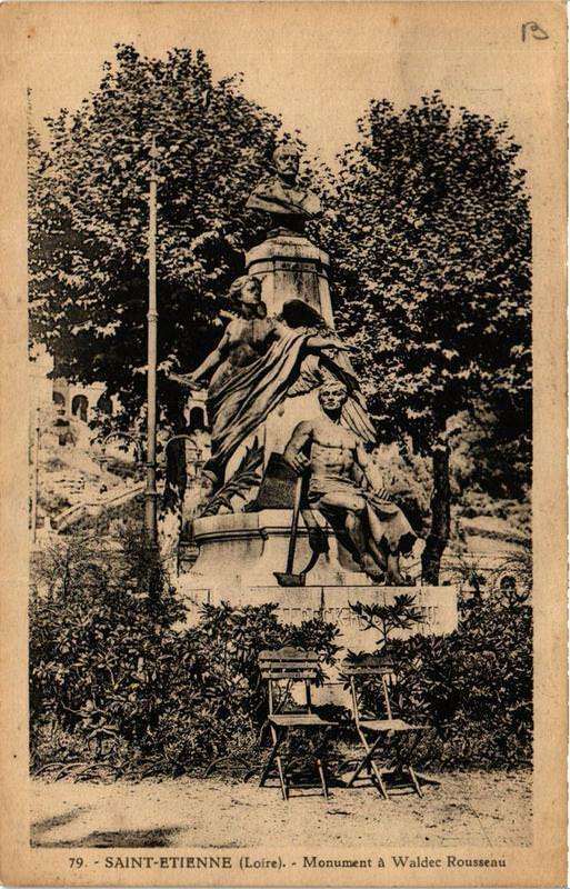 Carte postale ancienne Saint-Etienne Monument a Waldec Rousseau à Saint-Étienne