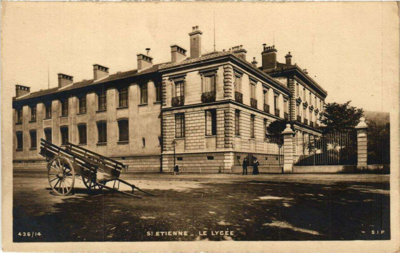 Carte postale ancienne Saint-Etienne Le Lycée à Saint-Étienne