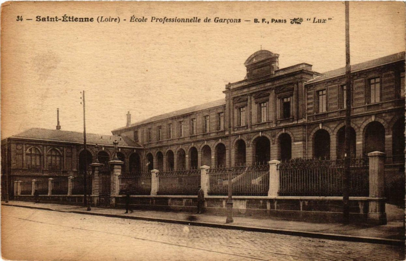 Carte postale ancienne Saint-Etienne Ecole Professionnelle de Garcons à Saint-Étienne