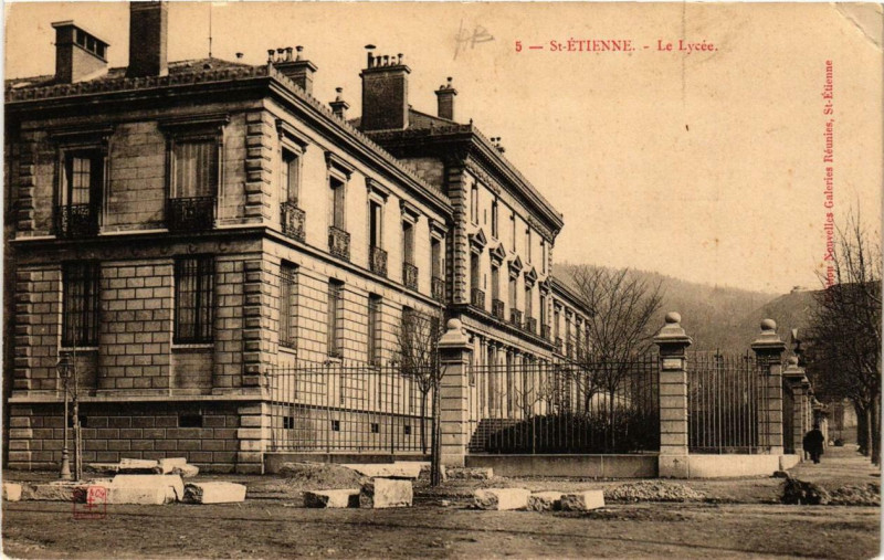 Carte postale ancienne Saint-Etienne Le Lycée à Saint-Étienne