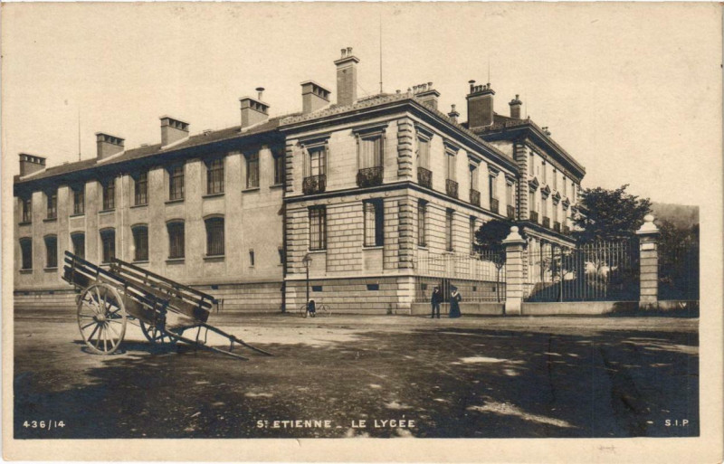 Carte postale ancienne Saint-Etienne Le Lycée à Saint-Étienne