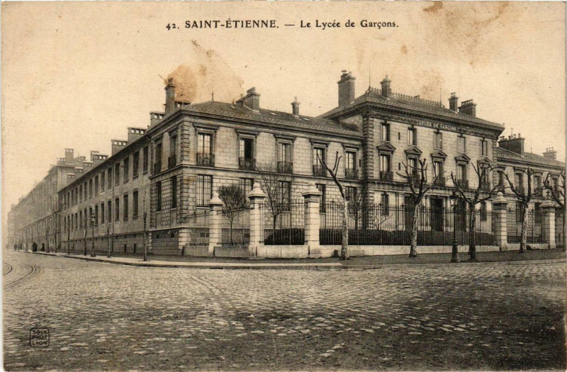 Carte postale ancienne Saint-Etienne Le Lycée des Garcons à Saint-Étienne