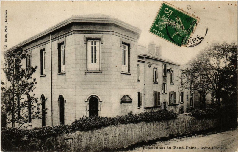 Carte postale ancienne Saint-Etienne Pensionnat du Rond Point à Saint-Étienne