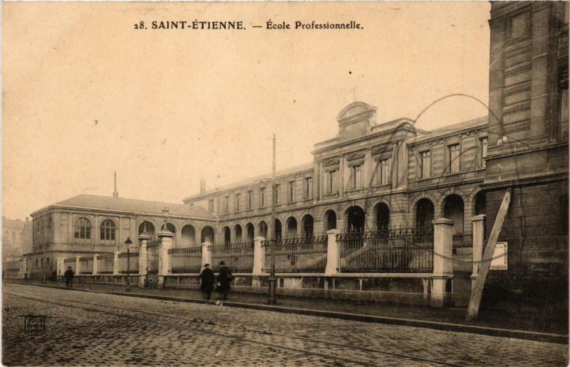 Carte postale ancienne Saint-Etienne Ecole Professionnelle à Saint-Étienne