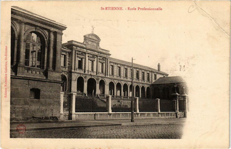 Carte postale ancienne Saint-Etienne Ecole Professionnelle à Saint-Étienne