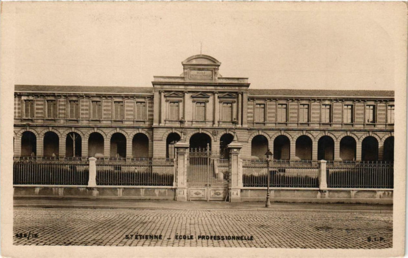 Carte postale ancienne Saint-Etienne Ecole Professionnelle à Saint-Étienne