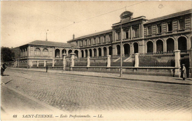 Carte postale ancienne Saint-Etienne Ecole Professionnelle à Saint-Étienne
