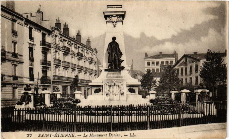 Carte postale ancienne Saint-Etienne Monument Dorian à Saint-Étienne