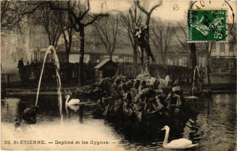 Carte postale ancienne Saint-Etienne Daphné et les Cygnes à Saint-Étienne