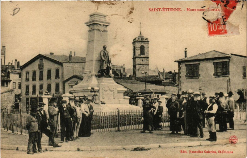 Carte postale ancienne Saint-Etienne Monument Dorian à Saint-Étienne