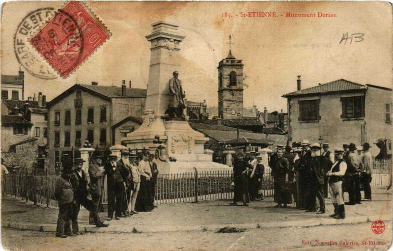 Carte postale ancienne Saint-Etienne Monument Dorian à Saint-Étienne
