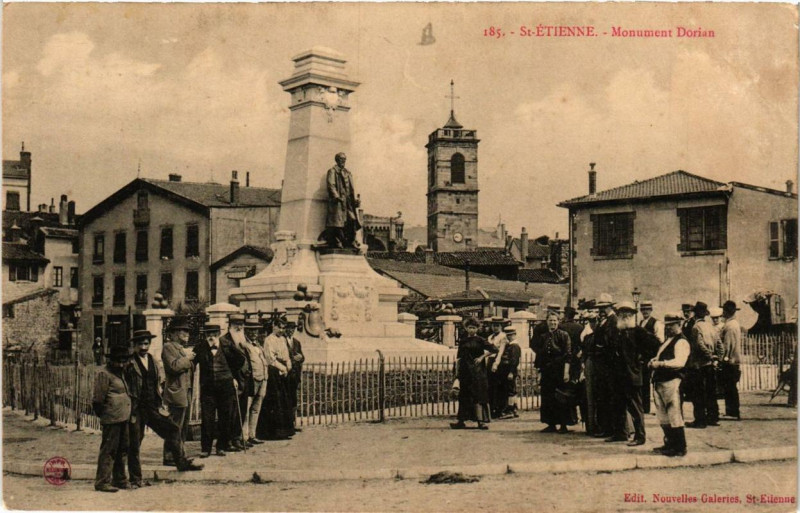 Carte postale ancienne Saint-Etienne Monument Dorian à Saint-Étienne