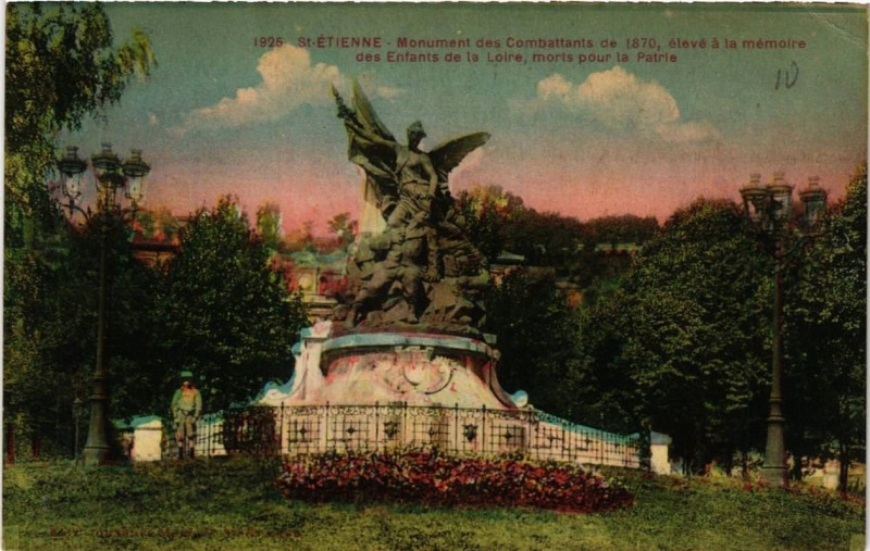 Carte postale ancienne Saint-Etienne Monument des Combattants à Saint-Étienne
