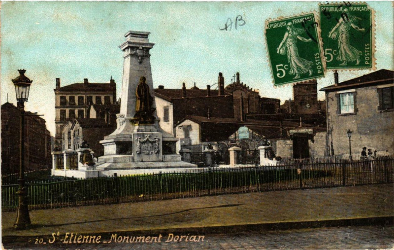 Carte postale ancienne Saint-Etienne Monument Dorian à Saint-Étienne