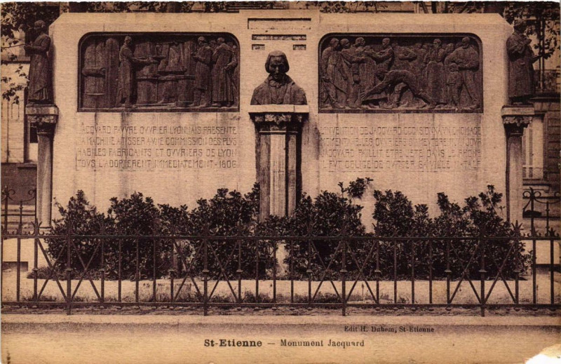 Carte postale ancienne Saint-Etienne Monument Jacquard à Saint-Étienne