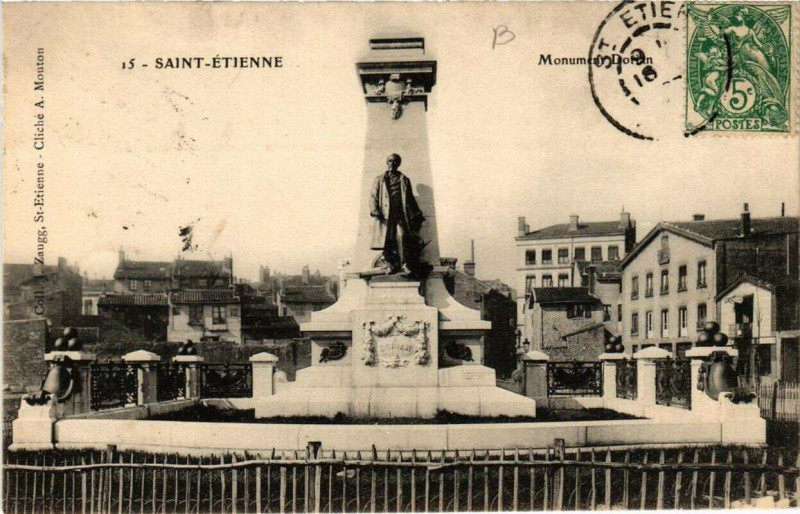 Carte postale ancienne Saint-Etienne Monument Dorian à Saint-Étienne