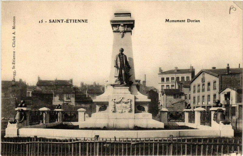 Carte postale ancienne Saint-Etienne Monument Dorian à Saint-Étienne
