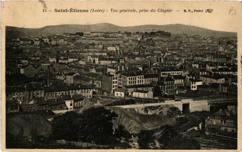 Carte postale ancienne Saint-Etienne Vue générale prise du Clapier à Saint-Étienne