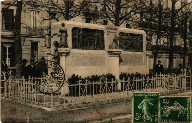 Carte postale ancienne Saint-Etienne Monument Jacquard à Saint-Étienne