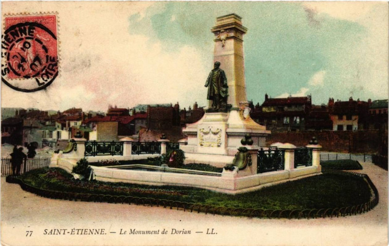 Carte postale ancienne Saint-Etienne Le Monument Dorian à Saint-Étienne