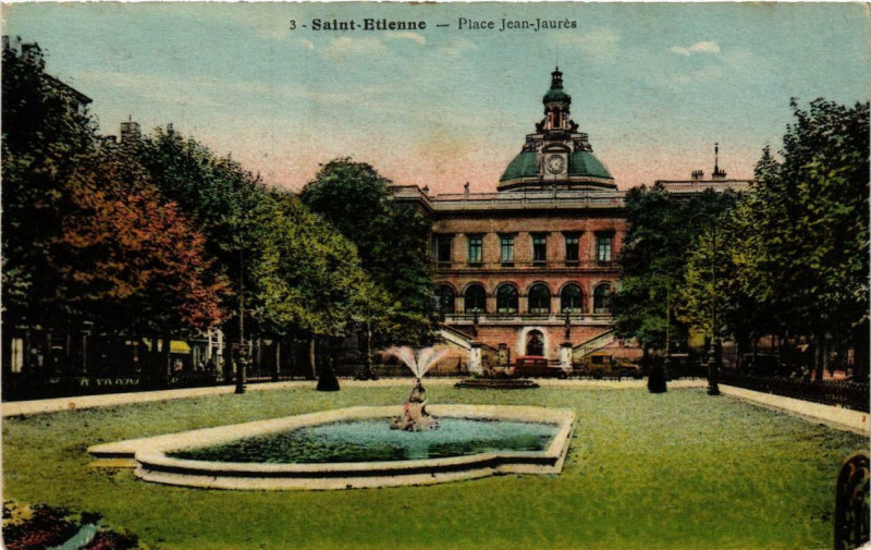 Carte postale ancienne Saint-Etienne Place Jean Jaurés à Saint-Étienne