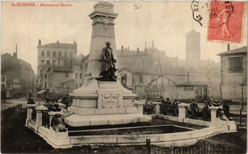 Carte postale ancienne Saint-Etienne Monument Dorian à Saint-Étienne
