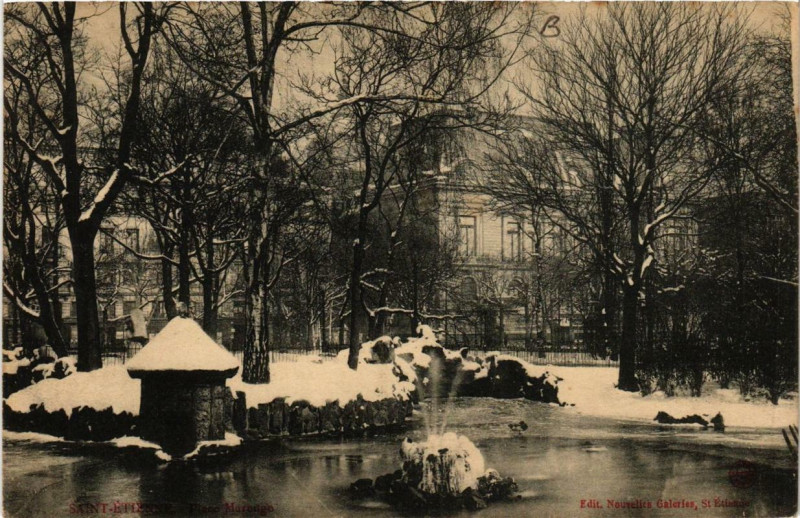 Carte postale ancienne Saint-Etienne Place Marengo à Saint-Étienne