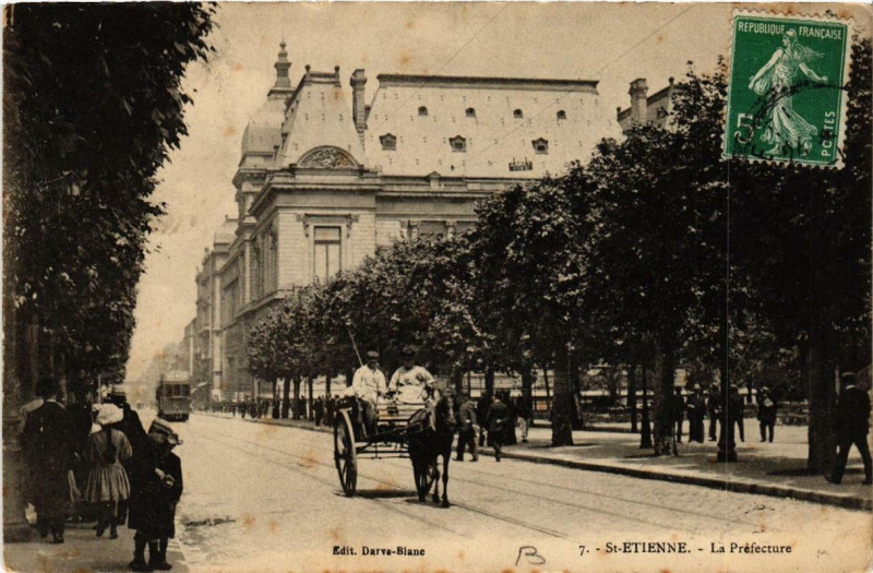 Carte postale ancienne Saint-Etienne La Préfecture à Saint-Étienne