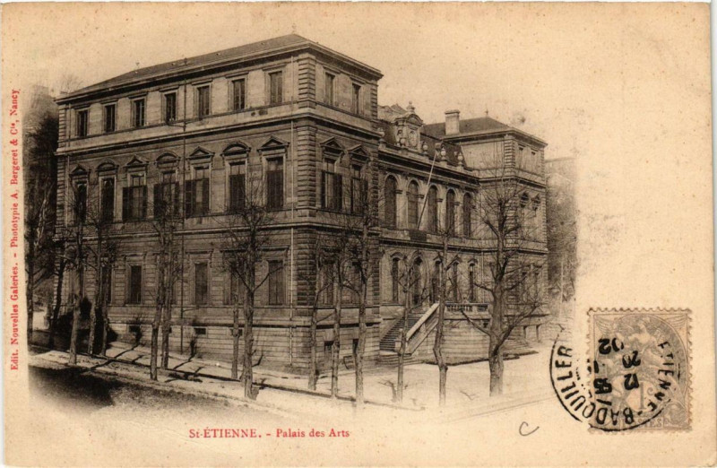 Carte postale ancienne Saint-Etienne Palais des Arts à Saint-Étienne