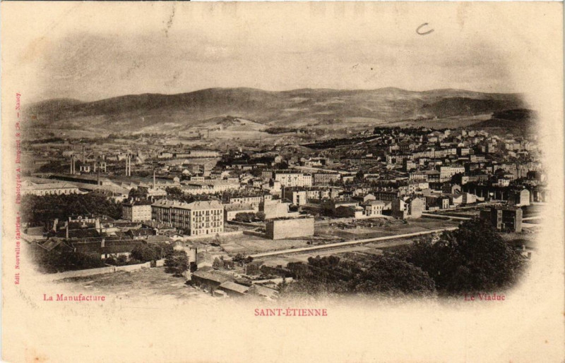 Carte postale ancienne Saint-Etienne La Manufacture à Saint-Étienne