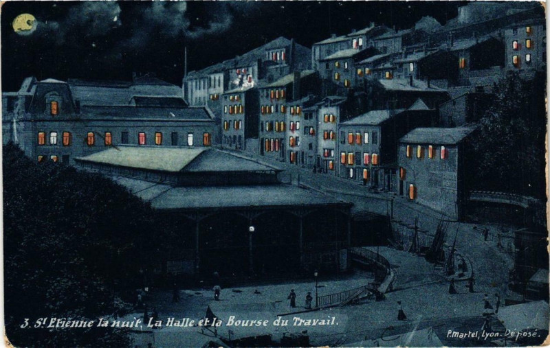 Carte postale ancienne Saint-Etienne la nuit La Halle et la Bourse du Travail à Saint-Étienne