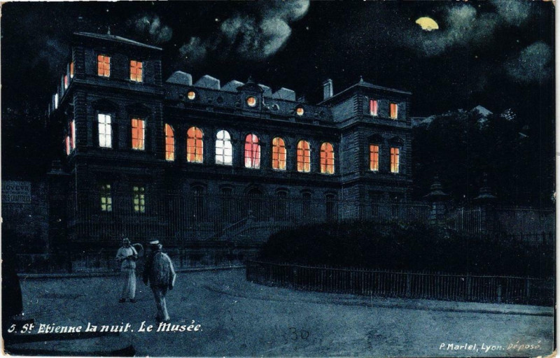Carte postale ancienne Saint-Etienne la nuit Le Musée à Saint-Étienne
