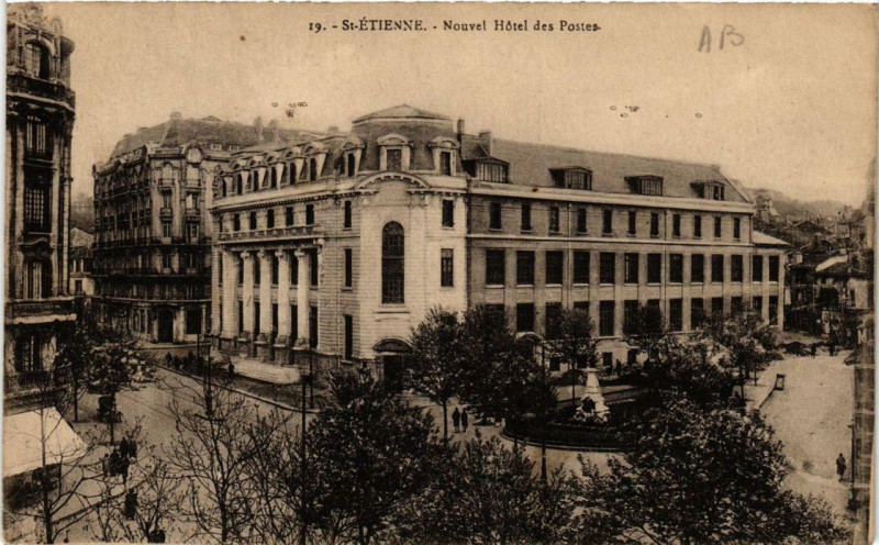 Carte postale ancienne Saint-Etienne Nouvel Hotel des Postes à Saint-Étienne