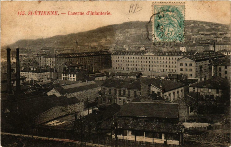 Carte postale ancienne Saint-Etienne Caserne d'infanterie à Saint-Étienne