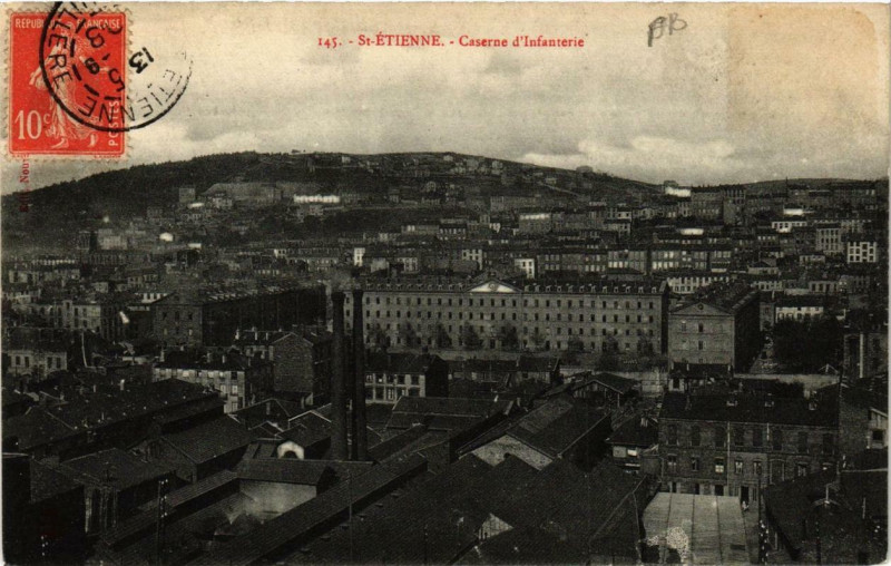 Carte postale ancienne Saint-Etienne Caserne d'infanterie à Saint-Étienne